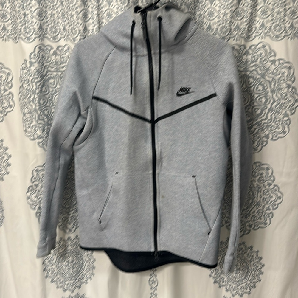 Nike tech men’s zipper up, medium